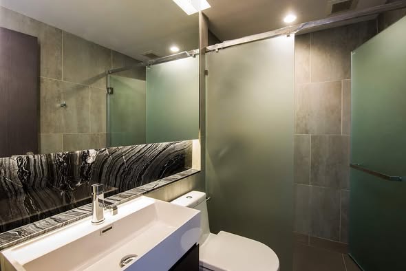 room interior and bathroom of The Lumpini 24