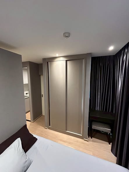 bedroom and room interior of The Matt Sathorn-Thaphra