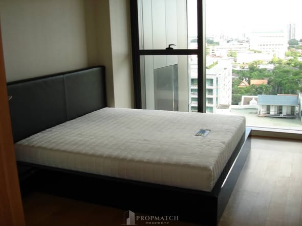 bedroom of The Met Condominium