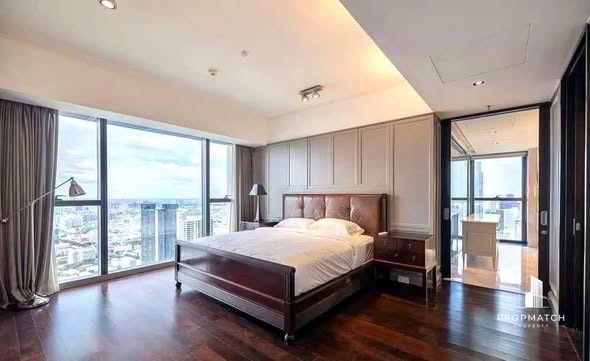 bedroom of The Met Condominium