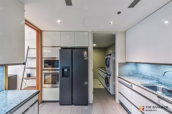 kitchen of The Met Condominium
