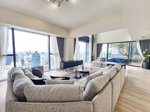 living room of The Met Condominium
