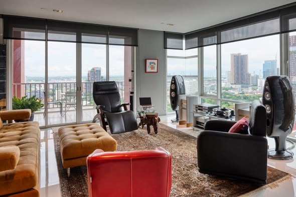 living room of The Met Condominium