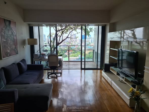 living room and room interior of The Met Condominium