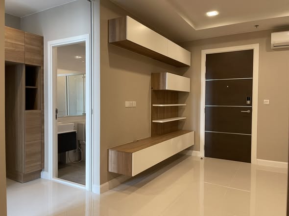 bathroom of The Metropolis Samrong