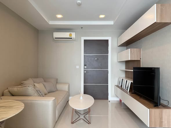 bedroom of The Metropolis Samrong