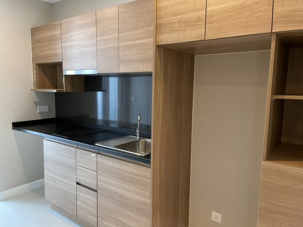 kitchen of The Metropolis Samrong