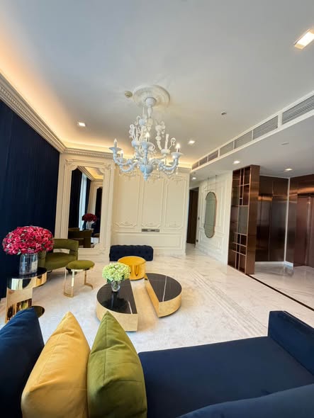 living room of The Monument Thong Lo