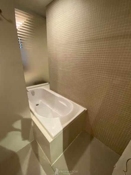 bathroom of The Nest Ploenchit