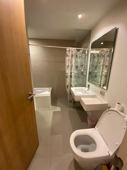 bathroom of The Nest Ploenchit