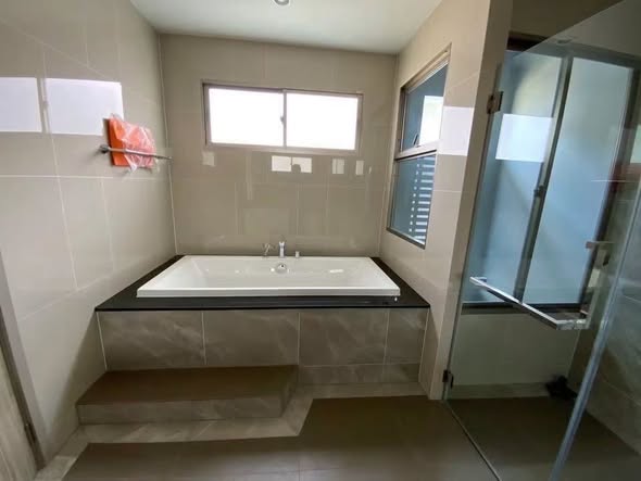 room interior and bathroom of The Palm Bangna-Wongwaen