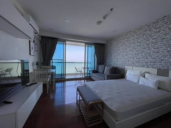 bedroom of The Palm Wongamat Beach Pattaya