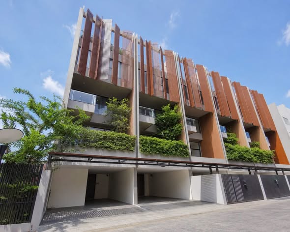 The Park Lane Sukhumvit 105