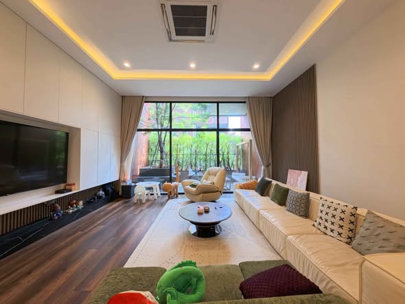 living room of The Park Lane Sukhumvit 105