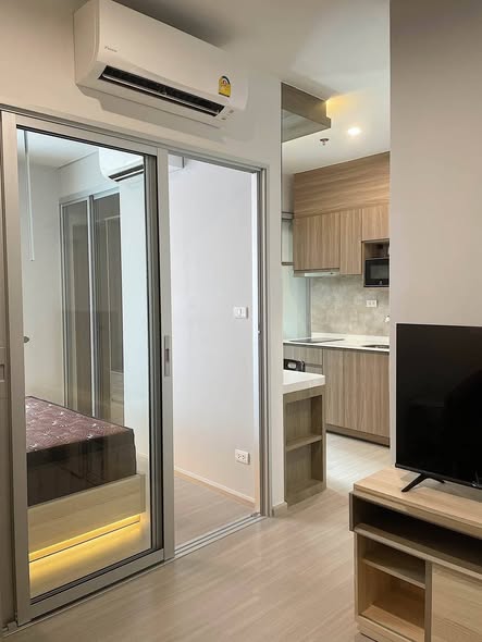 bedroom and room interior of The Parkland Phetkasem 56