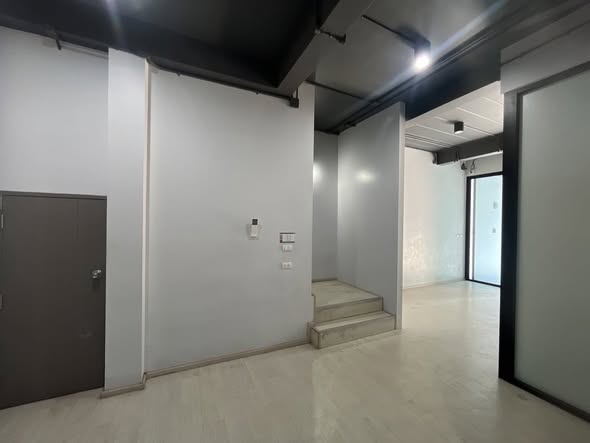 room interior of The Pride Sukhumvit 77 (Soi Onnut 30) Home Office