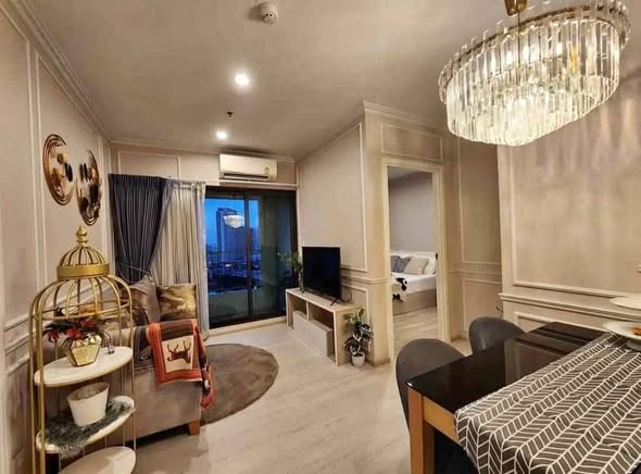 living room and bedroom of The Privacy Rama 9