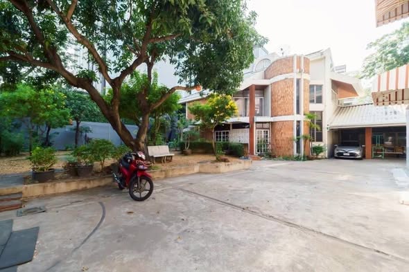The Residence on Thonglor by UHG