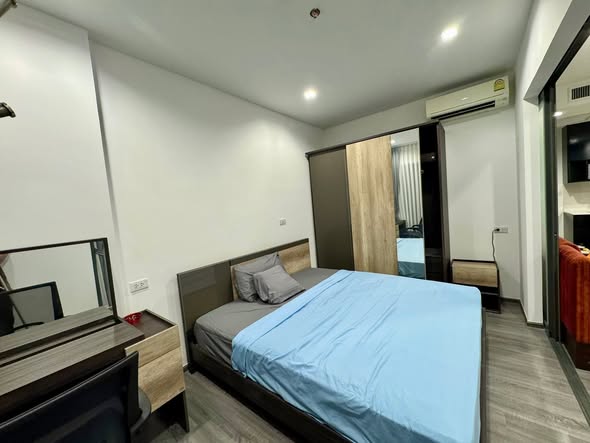 bedroom of The Rich Sathon-Taksin