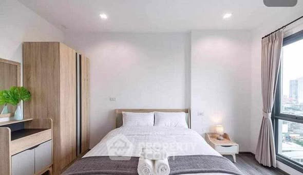 bedroom of The Rich Sathon-Taksin