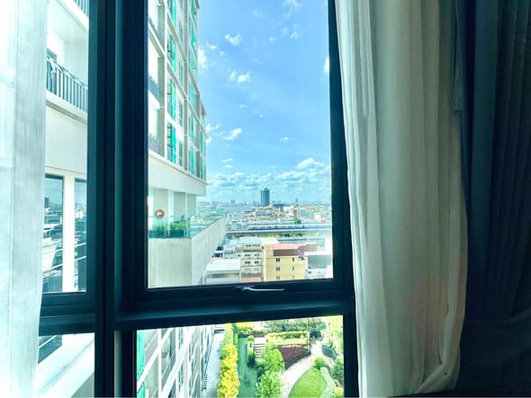 The Rich Sathon-Taksin