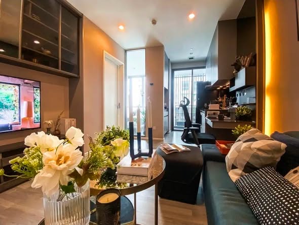 living room of The Room Sukhumvit 69