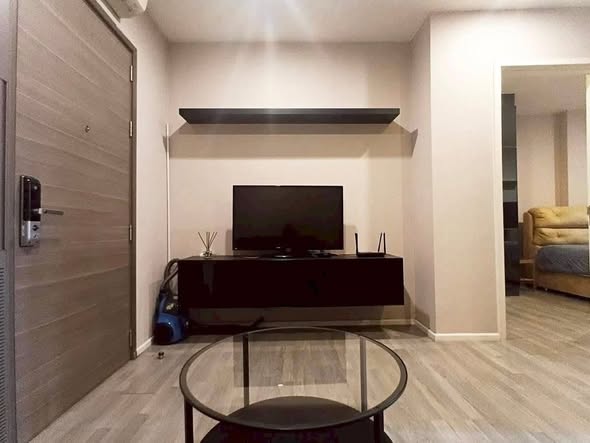living room and room interior of The Room Sukhumvit 69