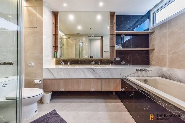 bathroom of The Royal Saladaeng