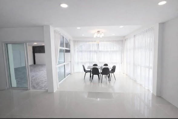 room interior of The Seasonal พูลวิลล่า พัทยา