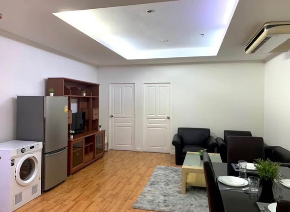 living room of The Waterford Park