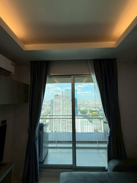 bedroom of Thru Thong Lor