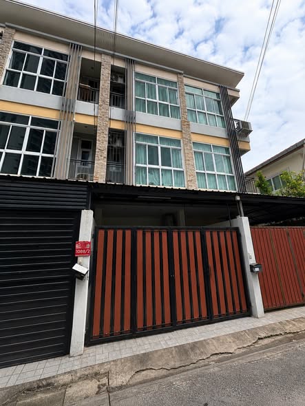 Town Avenue Rama 2 Soi 30