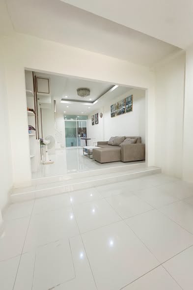 Town Avenue Rama 2 Soi 30