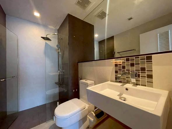 bathroom of Urbano Absolute Sathon-Taksin