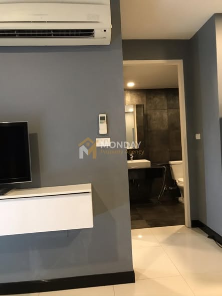 Voque Sukhumvit 16 Residential Condominium