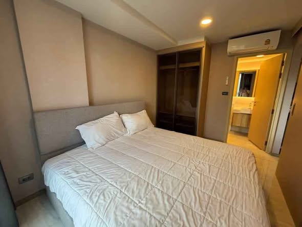 bedroom of Walden Asoke