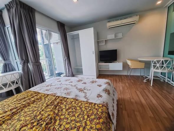 bedroom of We Condo