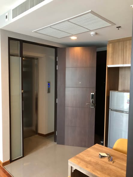 room interior of Wish Signature II Midtown Siam