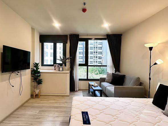 bedroom and living room of XT HUAIKHWANG