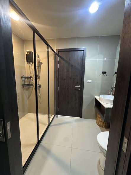 room interior and bathroom of XT HUAIKHWANG
