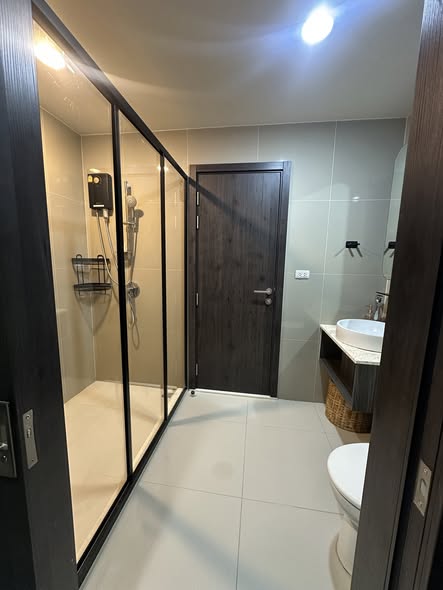 room interior and bathroom of XT HUAIKHWANG