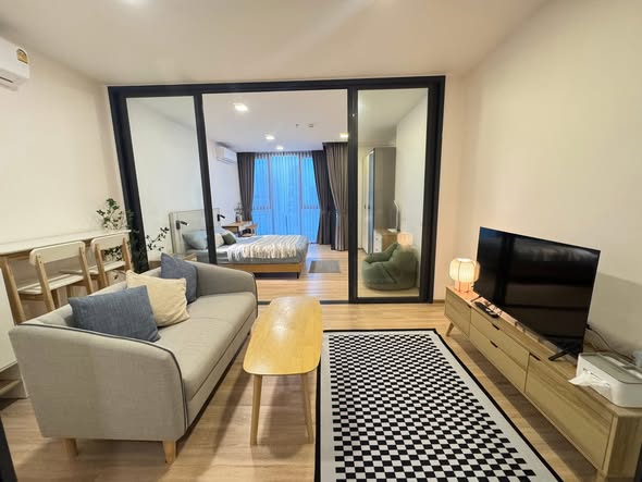 bedroom and living room of XT Phayathai