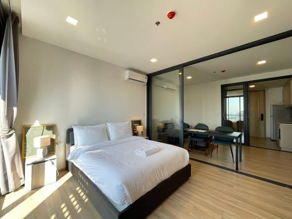 bedroom and room interior of XT Phayathai