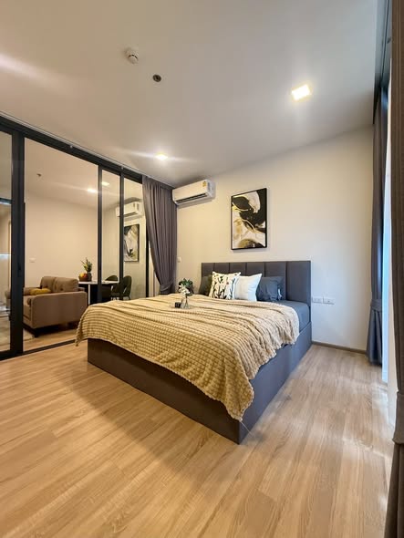 bedroom and room interior of XT Phayathai