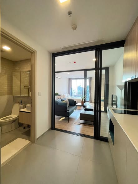 room interior and bathroom of XT Phayathai