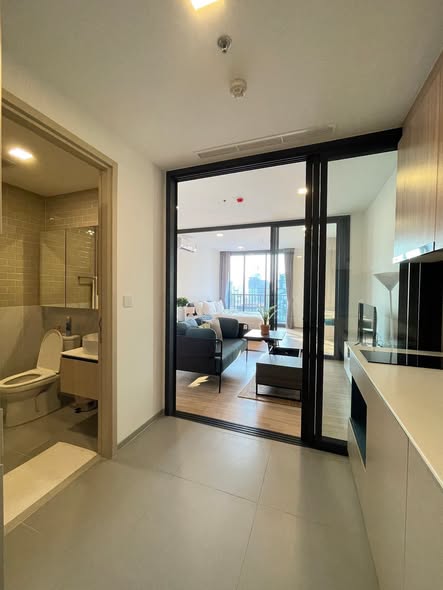 room interior and bathroom of XT Phayathai