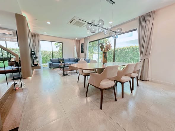 living room and room interior of มัณฑนา บางนา กม.15 | MANTANA Bangna km. 15