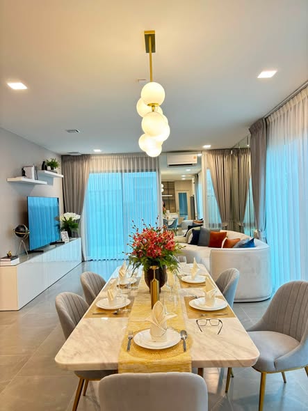 room interior and bathroom of มัณฑนา บางนา กม.15 | MANTANA Bangna km. 15