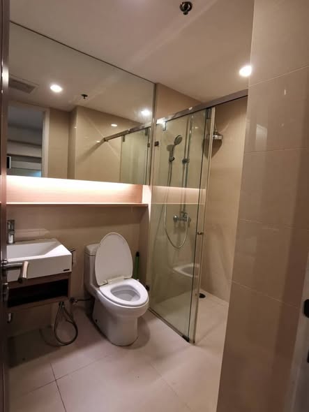 bathroom of 15 Sukhumvit Residences