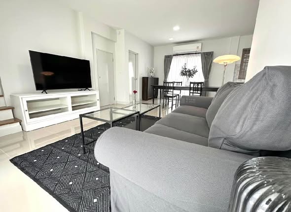 living room of พลีโน่ สุขุมวิท-บางนา 3 Pleno Sukhumvit-Bangna 3